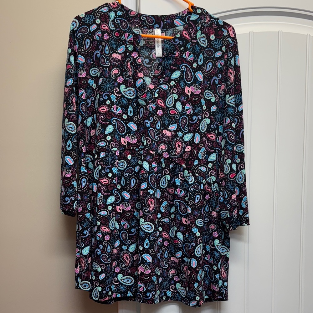 Dear Scarlett 3/4 Sleeve Empire Waist Multi Color Top - Wrinkle Free